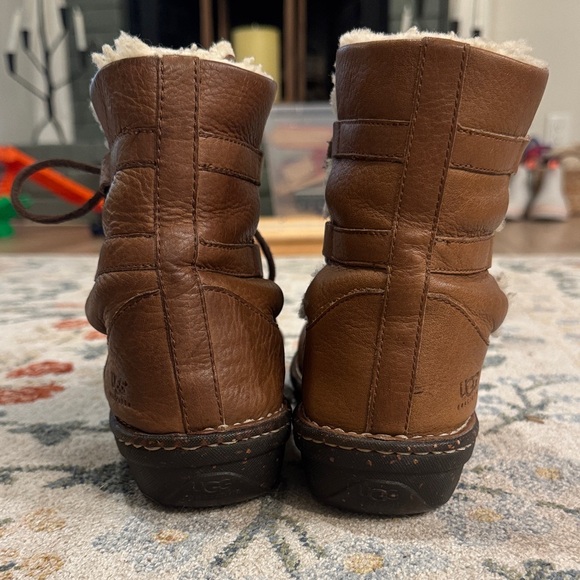 UGG Chestnut Leather Boots with Shearling - Picture 6 of 7